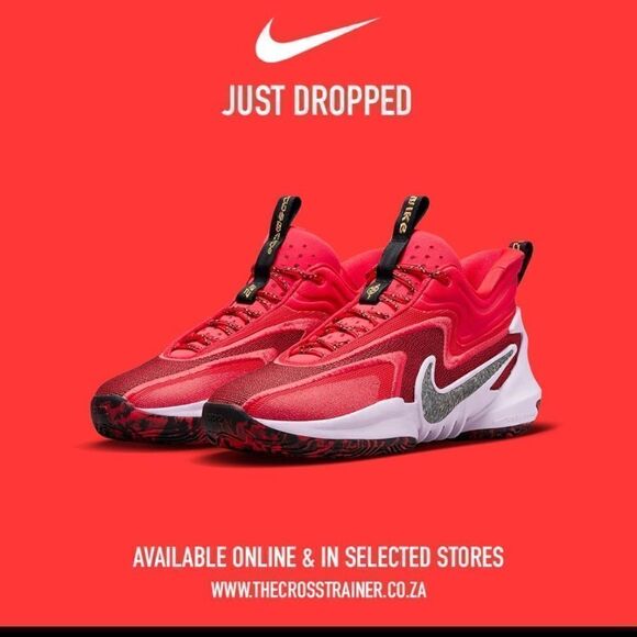 NIKE Cosmic Unity Hattie Rakes Like NEW Size 7 DH1537-601 RED Black Glitter NICE